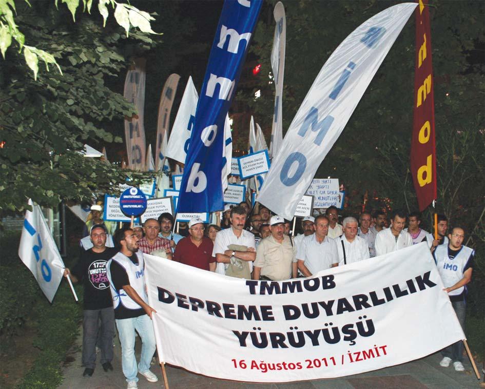 TMMOB Depreme Duyarlılık Yürüyüşü binlerce kişinin katılımıyla İzmit te gerçekleştirildi İktidar Uyuma Depremi Unutma!