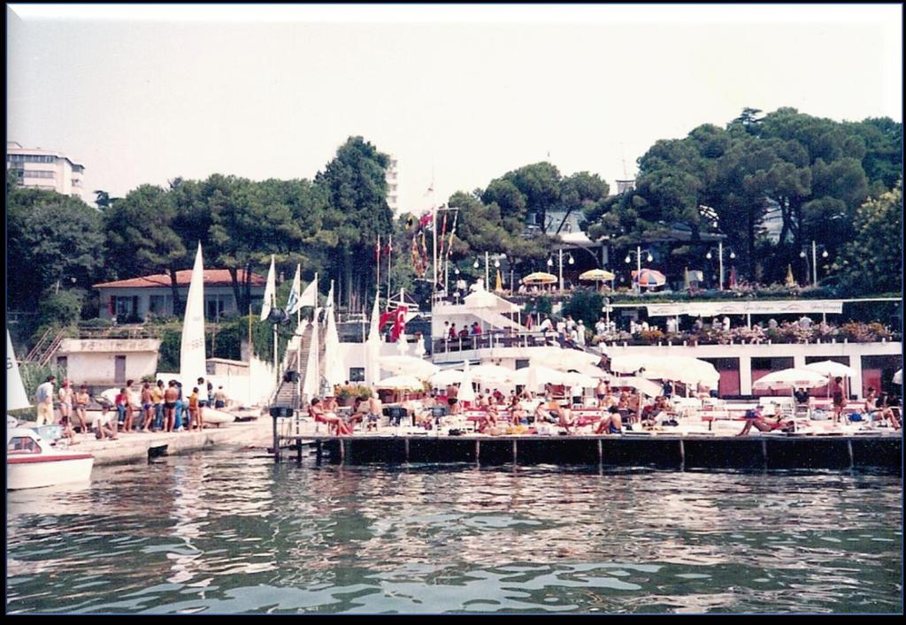 MARMARA YELKEN KULÜBÜ Marmara Yelken Kulübü (MYK) 1958 yılında kurulmuş olup bugün Türkiye genelinde her zaman ilk 3.