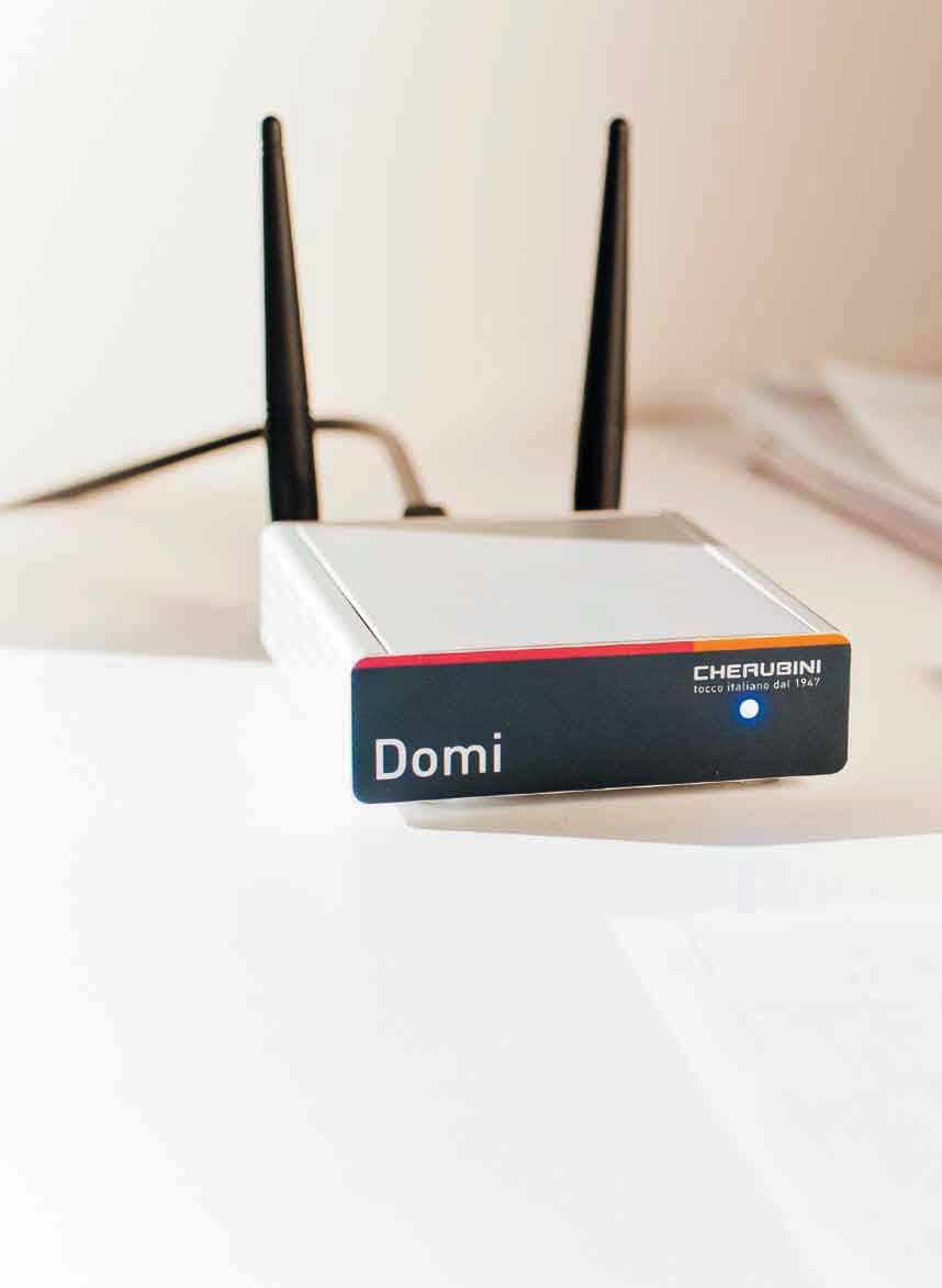 DOMI Wi-Fi ev otomasyon sistemi DOMI 110-230 V ac Çekilen güç 0,75 W e 2,4 GHz Rolling code Açık alanda çalışma mesafesi 150 m Çalışma sıcaklığı -10 C +55 C Boyutlar (antenler hariç) 135x105x35 mm