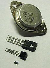 Transistör veya Geçirgeç (Transistor): Günümüz mikroelektronik devrelerinin en önemli yarı iletken cihazlarıdır.