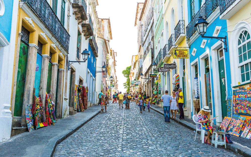 7. RIO DE JANEIRO Kahvaltının yapılacak panoramik şehir turumuzda kolonyal bölgesini ziyaret edecek, burada dar caddeler, meydanlar ve tarihi binalar arasında Candelaria, Praça XV, Travesso Marketi,