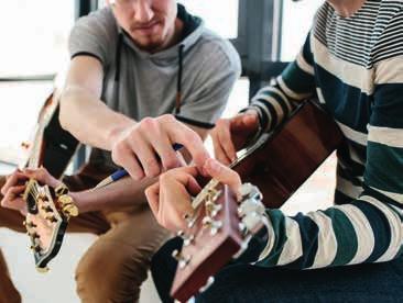 MÜZİK Müzik endüstrisinin ihtiyaçlarına cevap verebilecek, yetenekli ve nitelikli gözde müzisyenler ile sektöre özel bir harmoni kazandırıyoruz.