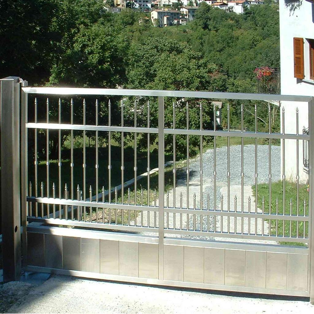 Tek kanatli giriş kapisi/gate swing open SAT Parmaklık panelli, bombeli metal levhalı alt panel