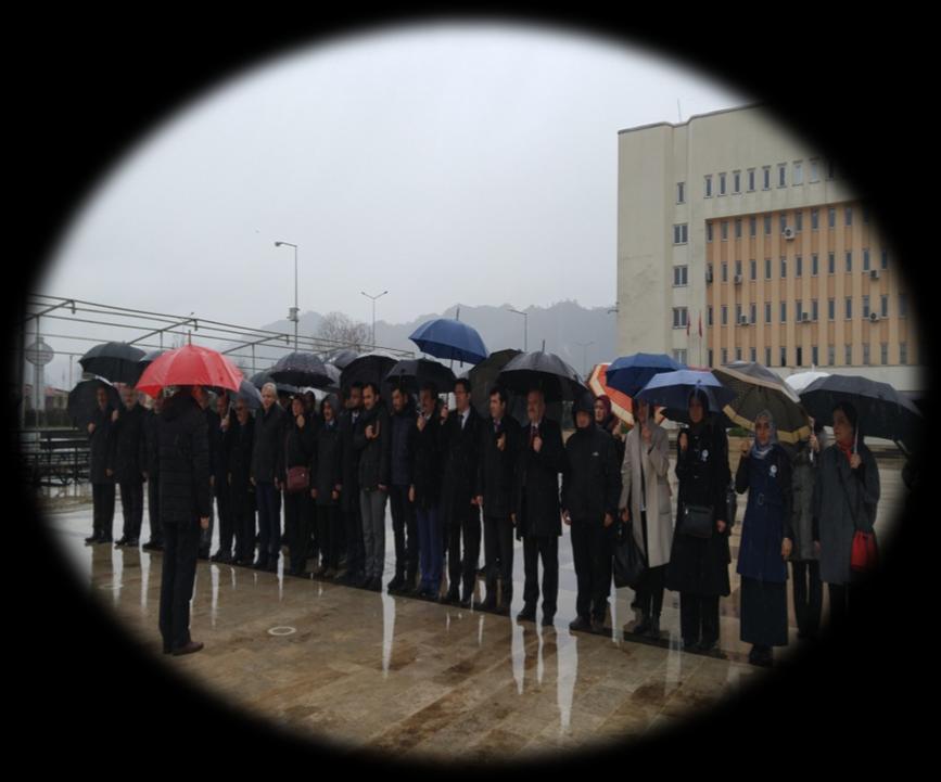katılımlarıyla Rize Valiliği tören alanında Atatürk Anıtına