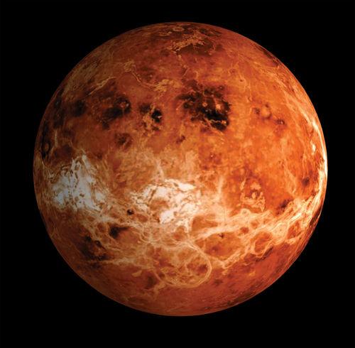 VENÜS Güneş'e en yakın ikinci gezegen olmasına rağmen güneş sistemin deki en sıcak gezegendir bunun sebebi atmosferindeki karbondioksit gazı fazlalığıdır.