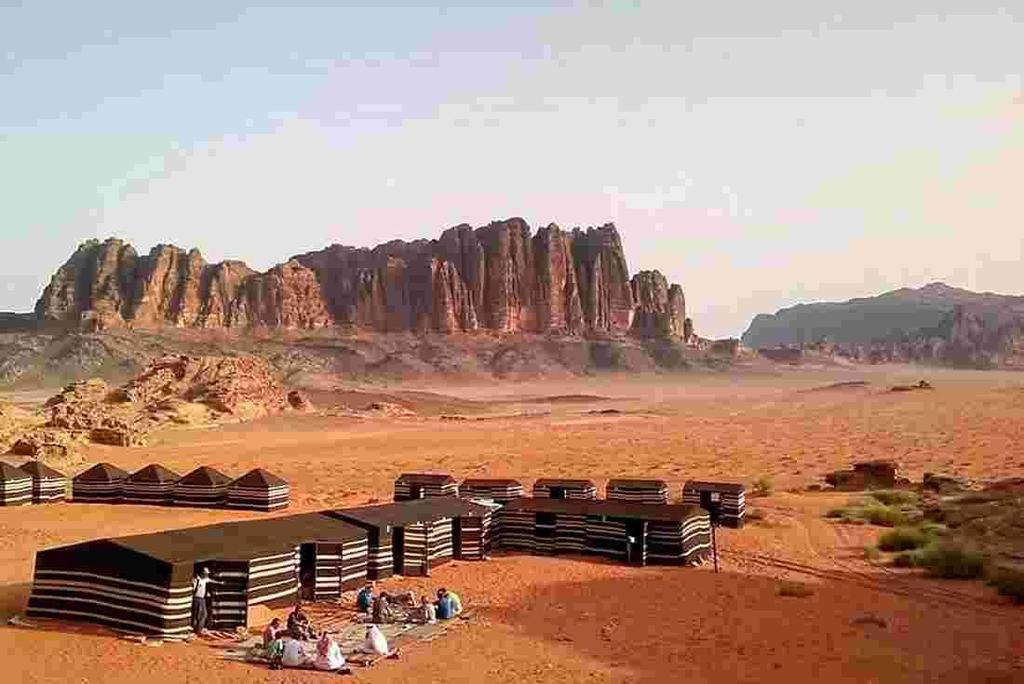 5.Gün PETRA WADI RUM 30 Ekim 2019 Otelimizde alacağımız kahvaltı sonrasında UNESCO Dünya Kültür Mirası Listesi nde yer alan, dünyanın 7 yeni harikası listesine katılan, Petra Antik Kenti ni