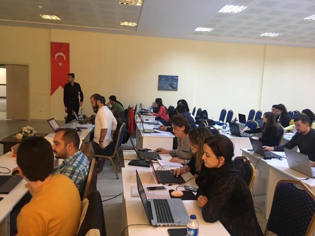 Özellikle Eğitim Programları ve Öğretim alanında birçok üniversitede lisansüstü eğitim programlarının olması İlde üniversitenin dışında öğrencilerin eğitim-öğretim faaliyetlerine ilişkin yeterli