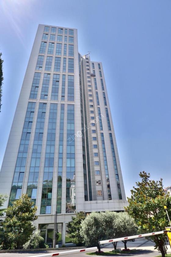 POLAT TOWER www.polattower.com BÜYÜKHANLI BARBAROS www.buyukhanli.com.tr Beşiktaş ın Yıldız semtinde bulunan Büyükhanlı Barbaros, konut ve iki büyük ticaret biriminden oluşan bir projedir.