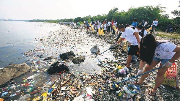 i Bölüm 4 Deniz Çöpleri İzleme Kılavuzu Resim: (http://www.milliyet.com.tr/denizde-8-milyon-ton-cop-gundem-2013571) Hazırlayanlar: Kılavuz Lideri Dr. Olgaç GÜVEN Kılavuz Ekibi Yrd. Doç. Dr. Ahsen YÜKSEK Şule BEKTAŞ Yrd.