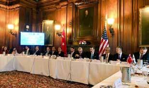 DOĞU-BATI Hazine ve Maliye Bakanı Berat Albayrak ile Ticaret Bakanı Ruhsar Pekcan ın katılımıyla ABD Ticaret Odasında ABD nin önde gelen şirket yöneticileriyle gerçekleştirilen toplantıya TİM Başkanı