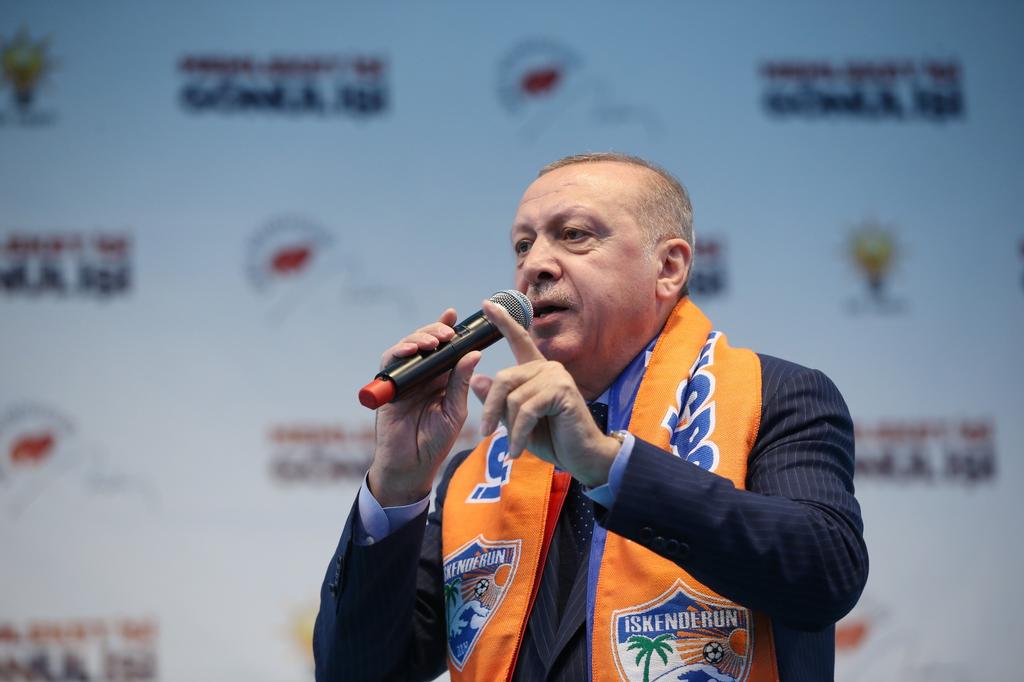 CUMHURBAŞKANIMIZ ERDOĞAN, İSKENDERUN MİTİNGİNDE KONUŞTU 10.3.2019 Genel Başkanımız ve Cumhurbaşkanımız Recep Tayyip Erdoğan, İskenderun Anıt Alanı'nda düzenlenen mitingde halka hitap etti.