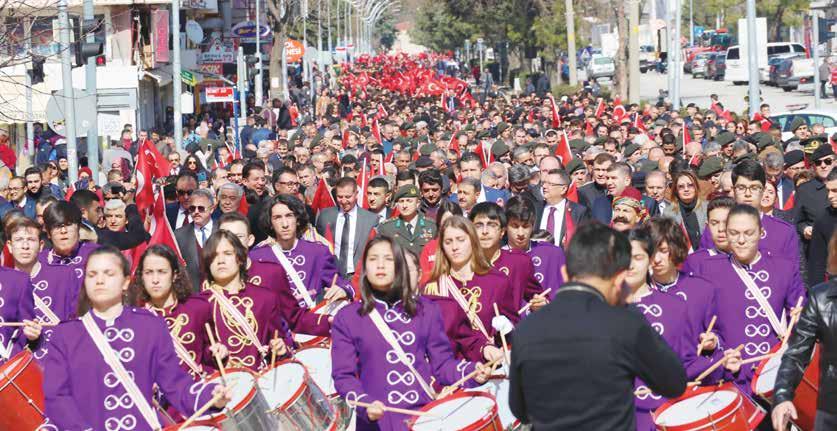 Gazi Mustafa Kemal Atatürk ün urdur a gelişinin 90 ıncı yıl dönümü kutlamaları Çatalpınar Mevkii nden Cumhuriyet Meydanına yapılan Gençliğin Ata ya Saygı Yürüyüşü ile