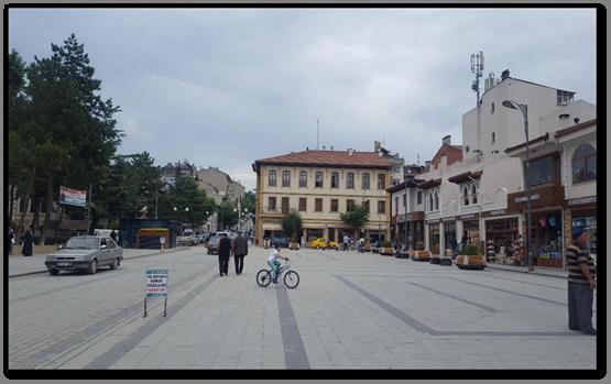 Günlük Yolcu Yoğunluğunun Çok Olduğu Otogar ve Pazar Yerleri Gibi Mekânlar Suç İçin Uygun Mekânlardır (Taşköprü Otogarı) Brantingham a göre suç için sıcak noktalar vardır ve bu noktalar 3 e ayrılır;