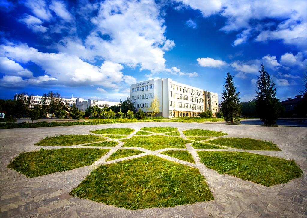 I- GENEL BİLGİLER Üniversitenin Tarihçesi Bursa Uludağ Üniversitesi, öğrencisine değer ve sorumluluk veren, özgürlüğü, çok sesliliği destekleyen, öğretme ve öğrenme coşkusunun yaşandığı, karşılıklı