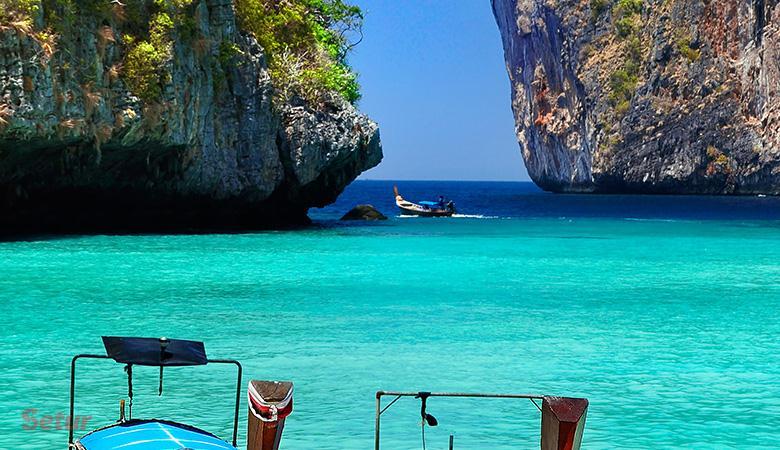 Phuket'de limandan bota binerek Phi Phi Adaları'ndan ilk önce The Beach filminin çekildiği Maya Beach'e gidiyoruz. Turkuaz renkli denizi ve bembeyaz kumsalı ve doğallığı ile sizi büyüleyecektir.