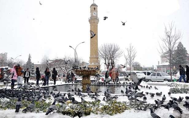 com Çorum'da merkeze baðlý Üçköy'de bulunan "Korunmasý Gerekli Kültür Varlýðý" olarak 1983 yýlýnda tescillenen Üçköy Cami'nin, Ýl Özel Ýdaresi tarafýndan