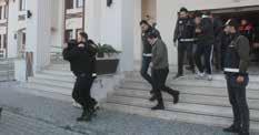 Kaçakçılık organizasyonun lideri olduğu öne sürülen Ömer Yılmaz ın İstanbul Sabiha Gökçen Havalimanı ndan Kosova ya kaçmak isterken yakalanmasıyla gözaltı sayısı 12 ye çıktı.