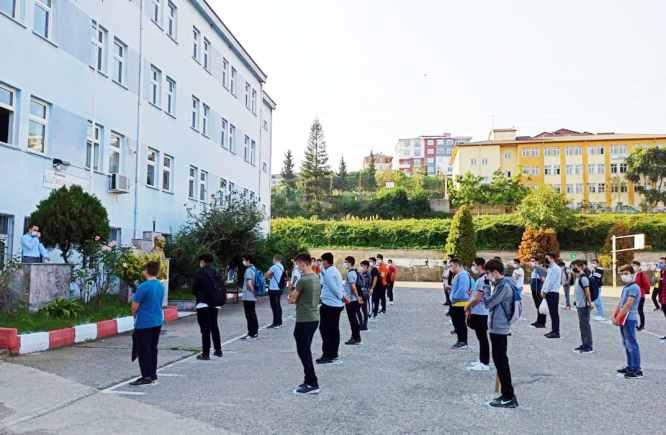 Devamı 2 de Yüz yüze eğ t me geç şte k nc aşama başladı TERÖR ÖRGÜTÜNÜ LANETLİYORUZ Giresun Barosu geçtiğimiz günlerde Hatay da meydana gelen yangınla ilgili bir açıklamada bulundu.