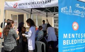 Bu kapsamda Menteşe pazaryerinde bulunan Sağlık İşleri Müdürlüğü nde vatandaşların kan şekeri, tansiyon ölçümleri yapılırken, meme kanseri hakkında bilgilendirici broşürler dağıtılıyor.