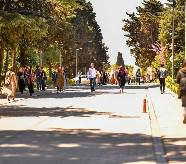 BAŞARILI BİR KARİYER İÇİN İZÜ İZÜ Kariyer Merkezi, üniversiteye başladıkları ilk yıldan itibaren öğrencilerimizde kariyer bilincini oluşturmak için faaliyetler düzenler.