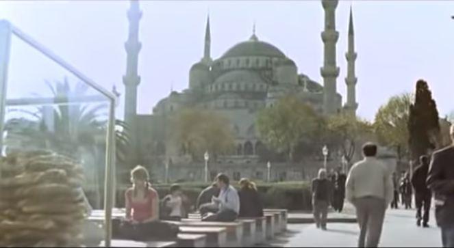 Yüksek yapı politikaları, küreselleşme, mega projeler, kentlerin yarışması İstanbul u marka kent olmaya teşvik etmiştir.
