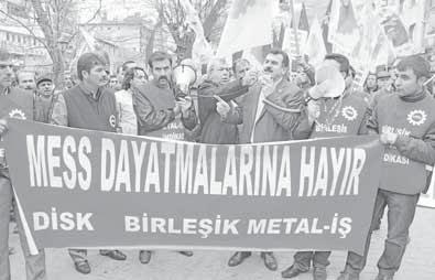 Miting boyunca Direne direne kazanacağız, MESS şaşırma sabrımızı taşırma ve Kurtuluş yok tek başına ya hep beraber ya hiç birimiz sloganları atılırken, miting sonunda Onuncu Yıl Marşı nın çalınması