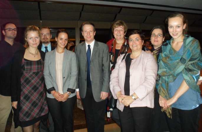 Seite 17 Neues aus Istanbul Empfang zur Vorstellung des TDU-Logos Am 10.10. 2011 luden Frau Dr. Dorothea Rüland (Generalsekretärin des DAAD) und Frau Prof. Dr. Rita Süssmuth (Präsidentin des deutschen Konsortiums (K-DTU e.