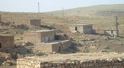 Yezidi köy evlerinin özellikleri **Plan Günümüzde Araştırma kapsamındaki evlerin geneli 1980 lerden sonra terk edildiği için boş duran bir kaçında az sayıda
