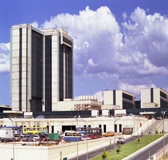 İnönü Üniversitesi bünyesinde 1996 yılında hizmete açılan ve Türkiye nin en modern hastanelerinden biri olan Turgut Özal Tıp Merkezi, 827 yatak kapasitesine sahiptir.
