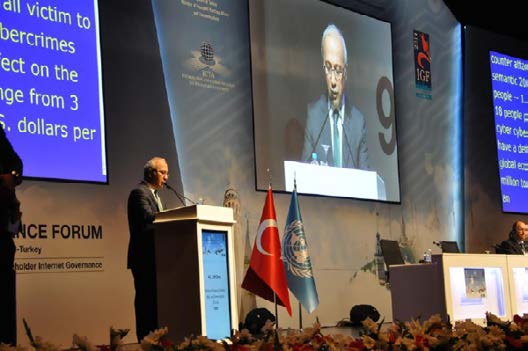 saygı gösteren, güvenilir bir sanal ortam bulmalarını garanti altına almamız gerekmektedir.