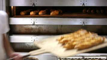 Ekmek Tüketimiyle İlgili Tutum ve Davranışlar ile Ekmek İsrafı ve İsraf Üzerinde Etkili Olan Faktörler Araştırması Tablo 43 te, toplu yemek yenen kurum yetkililerinin ekmekle ilgili kanaatleri yer