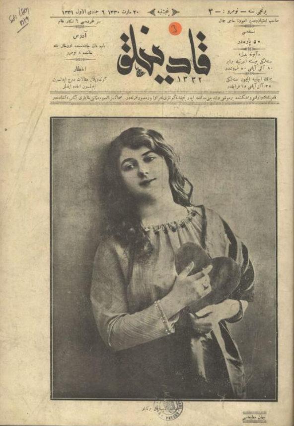 belirtmiştir. Kadınlar Âlemi 1914-1915 yılları arasında İstanbul da yayınlanan resimli bir kadın dergisidir. 9 sayı yayınlanan dergi, 4. sayıdan itibaren Osmanlı Kadınlar Âlemi ismini almıştır.