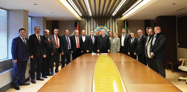 25 odayla Türkiye nin en fazla Ziraat Odası na sahip ili olan Konya dan, toplu olarak TZOB Genel Merkezi ne gelen oda başkanları, Genel Başkan Bayraktar tarafından kabul edildi.