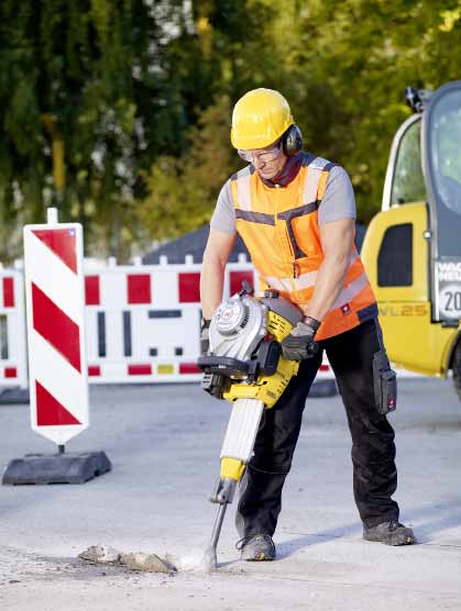 Wacker Neuson serisinin diğer kırıcı tabancalarından daha hafif ve daha küçük olup, günlük olmayan profesyonel bir şekilde kullanımlar için tasarlanmıştır ve kompakt boyutu ve basit