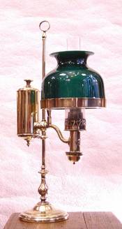 Tarihin ilk lamba şişesi hava akımını gãâlendirerek bu parlaklığı daha