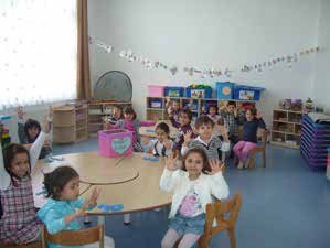 Çeşitli tohum resimlerine bakıp onların büyünce nasıl görüneceğini