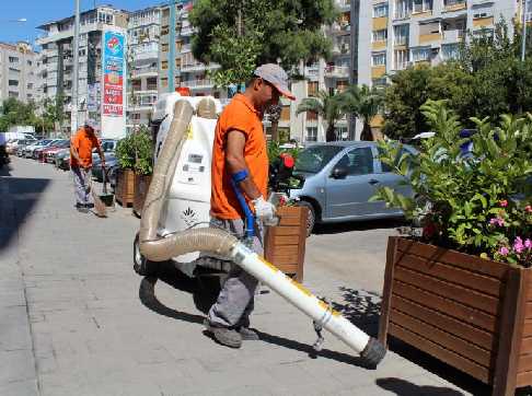 Sayfası :İnternet Sitesi Karabağlar'da temizlik ihalesi KAR-BEL in Karabağlar ilçesi sınırları içerisinde çöpün toplanıp, caddelerin ve sokakların süpürülmesiyle ilgili 367 işçiyi kapsayan ihalede