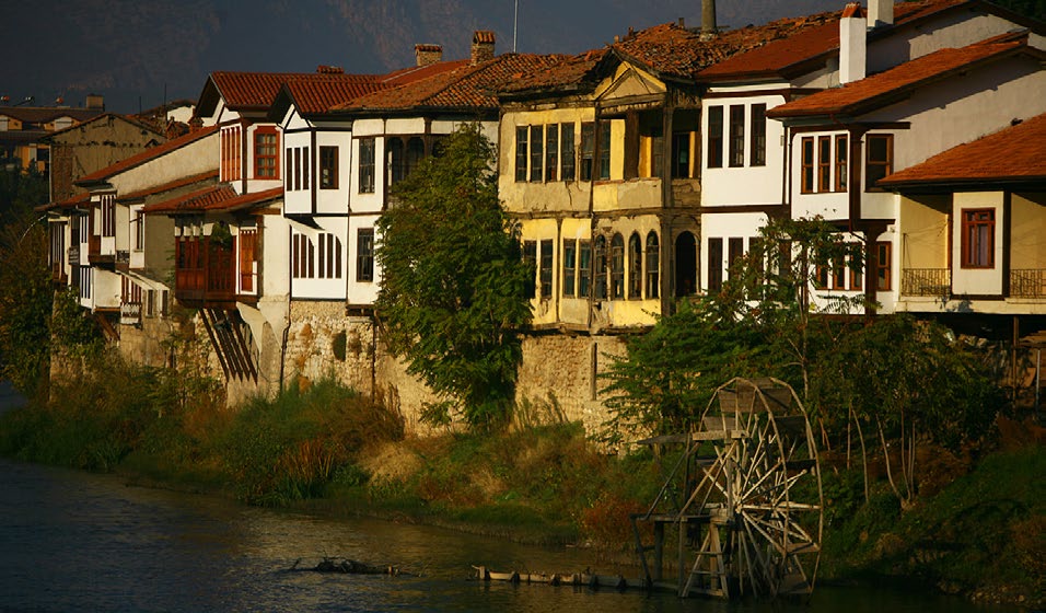 Gezi Evleri ve Sokakları En Güzel 10 Anadolu Kasabası Amasya Amasya Herbiri Anadolu nun ayrı bir kültürünü ve güzelliğini temsil ediyor.