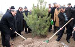 Memur-Sen Genel Başkanı Ahmet Gündoğdu, Mehmet Akif İnan Hatıra Ormanı için Türkiye genelinde 1 milyon fidan dikileceğini açıkladı.