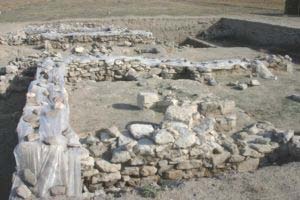 Sulucakarahöyük/NEVÞEHÝR Hüseyin KAÝM Nevþehir'in Gülþehir ilçesine baðlý Ovaören beldesi sýnýrlarý içerisinde kalan Ovaören arkeolojik yerleþim alaný içerisindeki Yassýhöyük kazýsýnýn bu yýlki