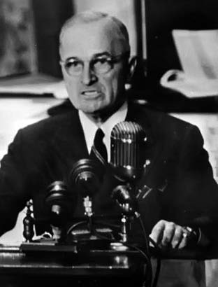 70 Orta Do uda Siyaset Resim 3.1 ABD Baflkan Harry S. Truman (1884-1972) Kaynak: http://www. trumanlibrary.org/ photographs/ displayimage. php?
