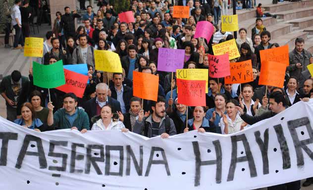 sözleşme özgürlüğü çerçevesinde karşılıklı olarak hak ve borçlarını belirledikleri sözleşmeye de iş sözleşmesi denilmektedir. İş sözleşmesinde işçinin borcu iş görmektir.