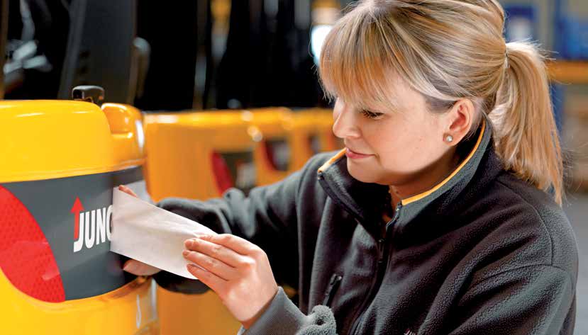 Profesyonel elden geçirme. İkinci el cihazlar 4 yıldızlı kalite standardımız uyarınca elden geçirilir. Jungheinrich JungSTAR ları: 4 yıldızlı ikinci el forkliftler 1.