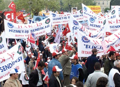 GENEL KURUL KARARLARIMIZ / RESOLUTIONS OF THE PLENARY COMMITTEE Dünyanın yükselen değerleri ve uluslararası ilişkiler tüm örgütümüzün katılımıyla gerçekleştirdiğimiz genel kurullarımızda da