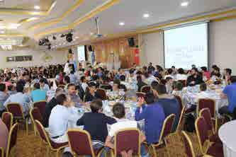 Gala Mobilya da her yıl geleneksel olarak düzenlenen iftar yemeğine Kaymakam Ali Akça, İnegöl Belediye Başkanı Alinur Aktaş, İlçe Jandarma Komutanı Uğur Baş, Halk Eğitim Merkezi Müdürü Burhanettin