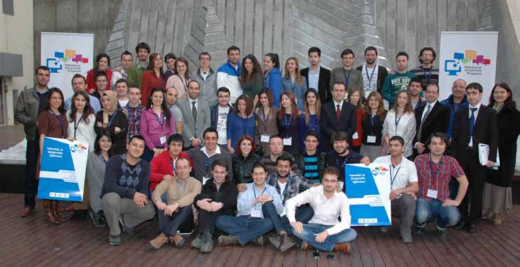 65 Teknoloji ve Girişimcilik Programı kapsamında Türkiye çapında 26 ilden 88 Kent Konseyi Gençlik Meclisi ve Sivil Toplum Kuruluşu üyesi gönüllü genç rehberlik yeteneklerinin geliştirilmesi yoluyla