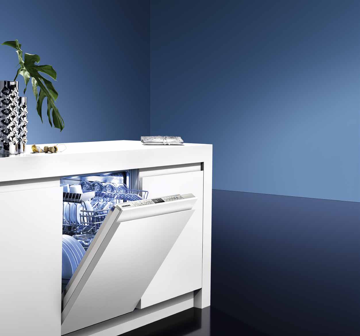 Bulaşıkları pırıl pırıl yıkamanın en şık yolu: Siemens ankastre bulaşık makineleri.