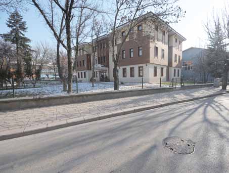 Ankara nın ilk güzide semtlerinden: ÖZEL Aydınlıkevler Köyden kente göçlerin hızla başladığı 1950 li yıllarda Ankara gecekondulara teslim olurken aynı yıllarda modern bir mahalle yaratma çalışmaları