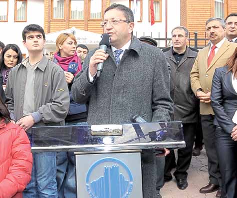 Güneşevler de muhteşem bir törenle açılan merkezin açılış kurdelesini Altındağ Belediye Başkanı Veysel Tiryaki ile Devlet Bakanı Selma Aliye Kavaf birlikte kesti.