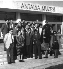 T.C.Kültür Bakanlýðý Anýtlar ve Müzeler Genel Müdürlüðü Anadolu Medeniyetleri Müzesi ile Ýtalya Trieste Üniversitesi iþbirliðinde Ankara Augustus Tapýnaðýnda bir Koruma Projesi baþlatýldý.